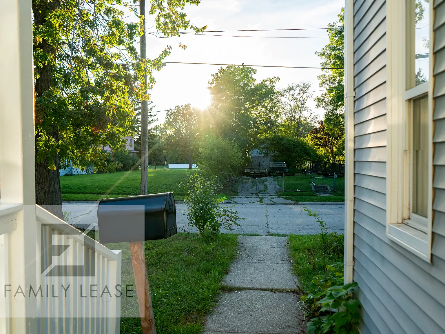 3 bed, 1.5 bath, 1301 sqft, $1,095 — Photo 4