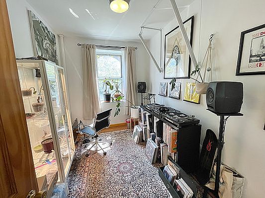 3rd image of 287 N 8th St APT 3L