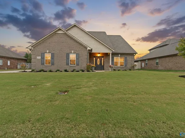 22883 Pin Oak Dr, Athens, AL 35613