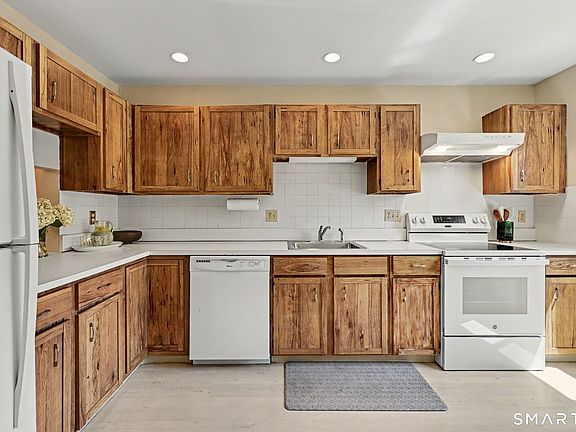 3rd image of 16 Bouton Street East #10