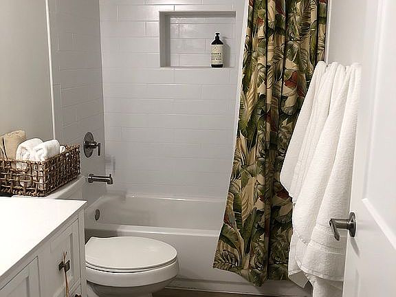 3rd image of 207 Covino Ave