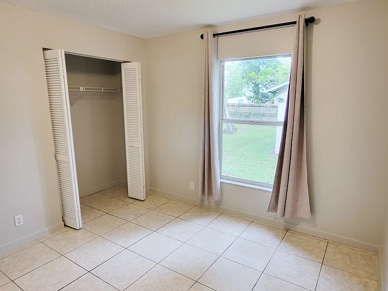 8411 N Greenwood Ave — Photo 18