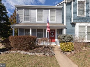 1542 Twisted Oak Dr, Reston, VA 20194