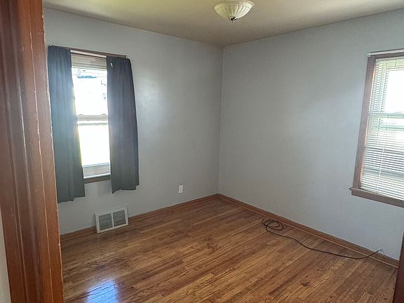 2nd image of 4754 Southwood Dr