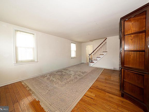 3rd image of 1504 Wynnewood Rd