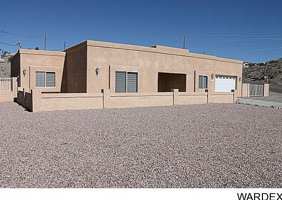 2nd image of 3051 Douglas Dr