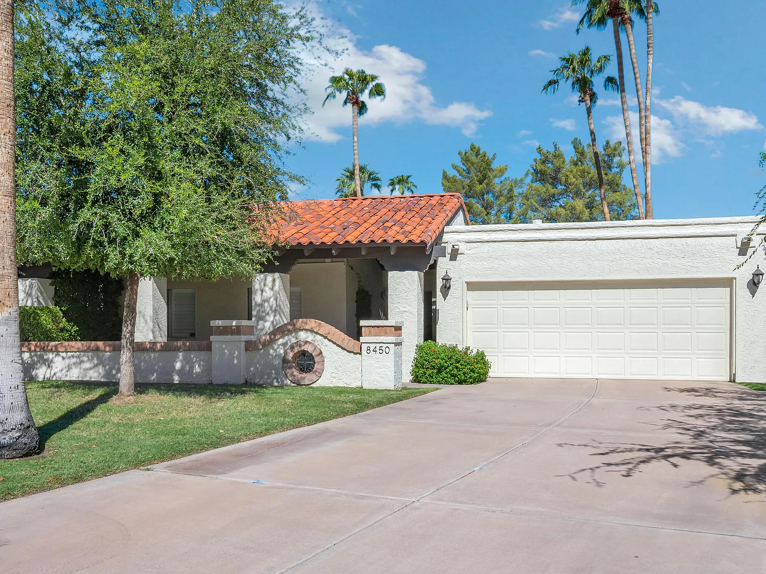 3 bed, 2.0 bath, 2097 sqft, $4,800 — Photo 1