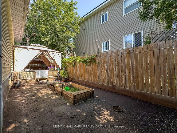 3rd image of 705 Laviolette St