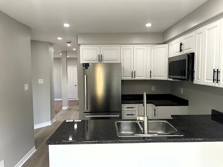 67 Russell Hill Dr #1 — Photo 8