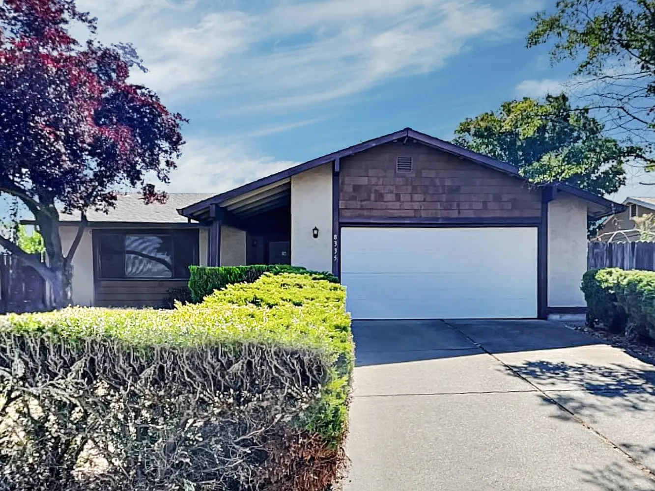 8335 Valley Lark Dr photo 1
