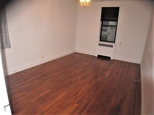 4th image of 208 E 28th St APT 3A
