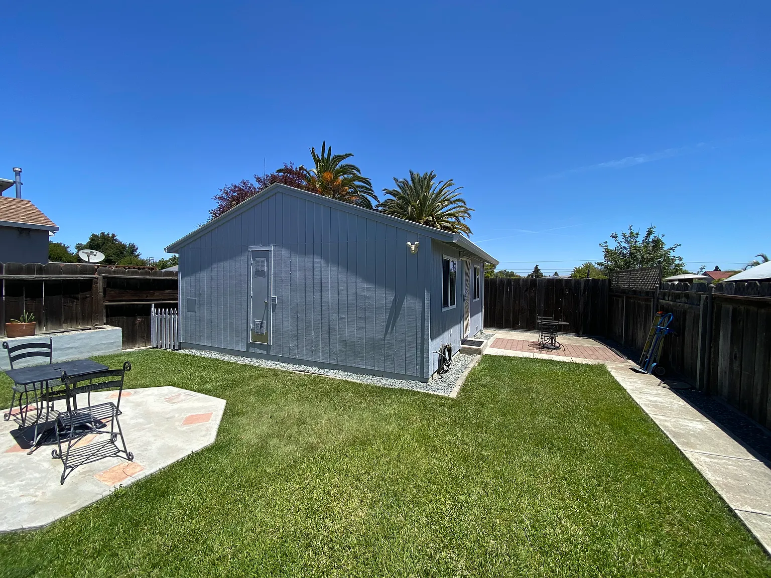2 bed, 500 sqft, $1,995 — Photo 3