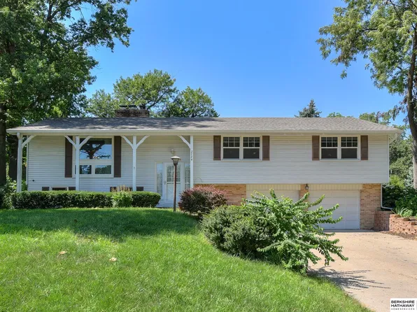 2124 S 110th St, Omaha, NE 68144