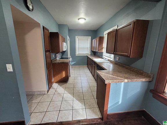 3rd image of 410 S Irene St