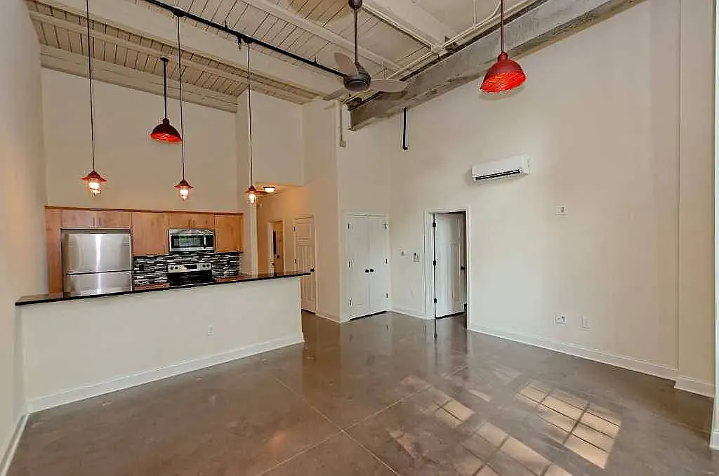 2 bed, 1230 sqft, $1,875 — Photo 1