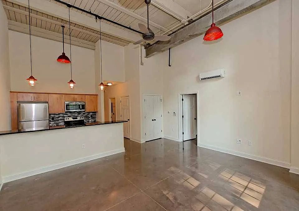 1st image of 301 Green St APT 116