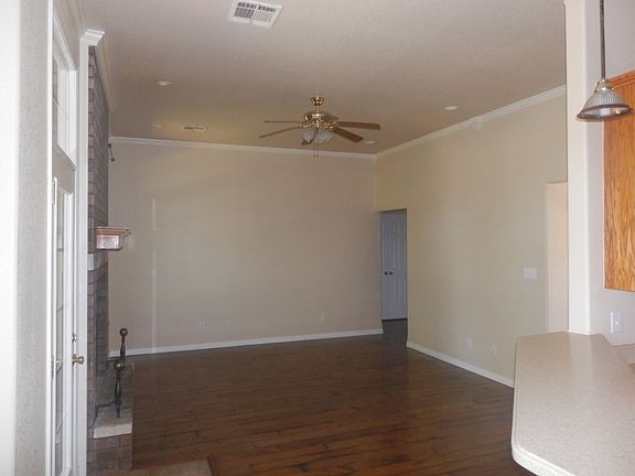 4th image of 1010 Sterling Dr