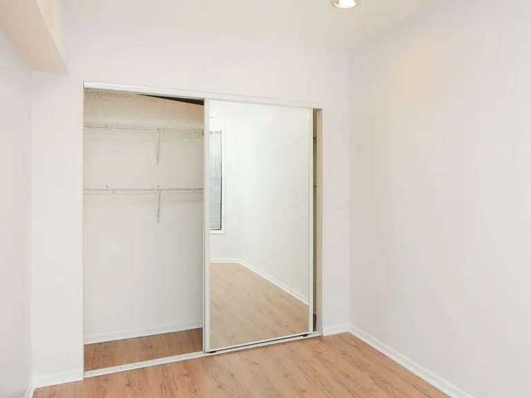 2347 W 24th Pl #FG — Photo 16