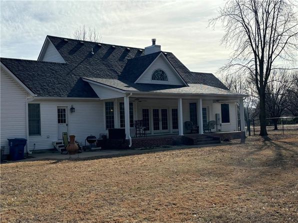 124 Huntington Cir, Pittsburg, KS 66762