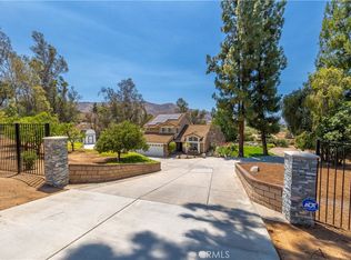 10851 Orchard View Ln, Riverside, CA 92503