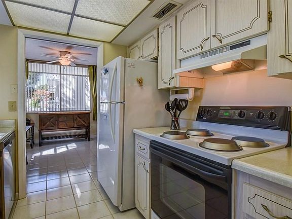 5th image of 1001 Pearce Dr Unit 204