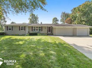 6204 Greenview Dr, Burton, MI 48509