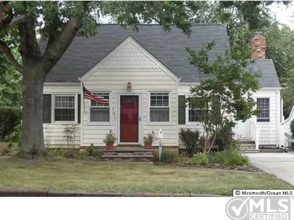 101 Ravine Dr, Matawan, NJ 07747