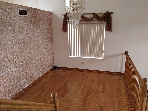 5th image of 694 Madisen Ln
