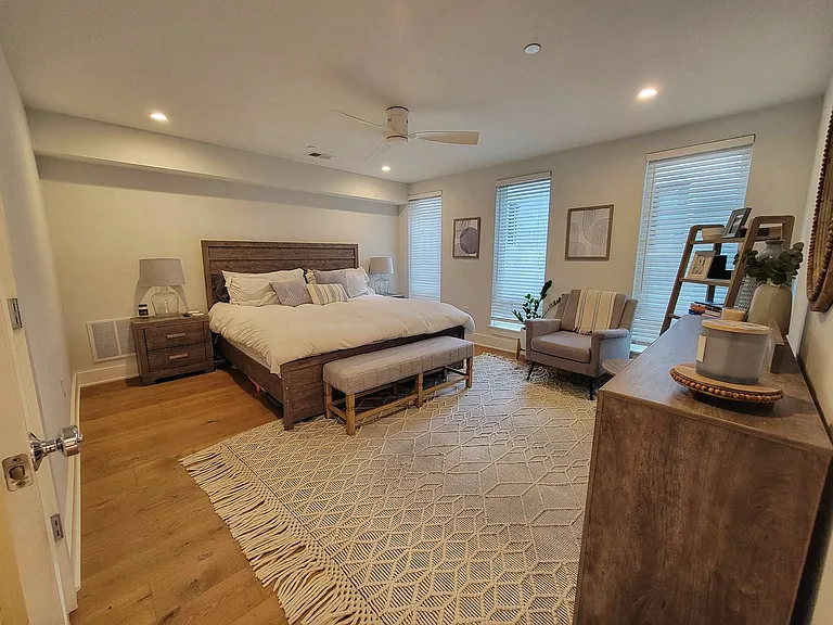 212 Bainbridge St #3 — Photo 8