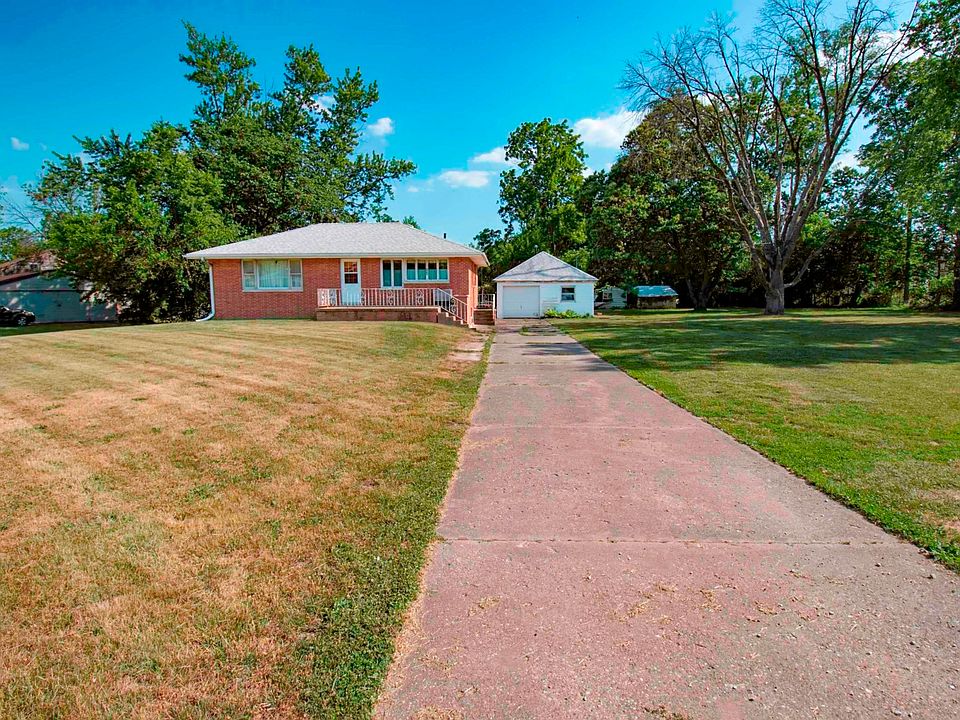 1st image of 204 Powers Ave