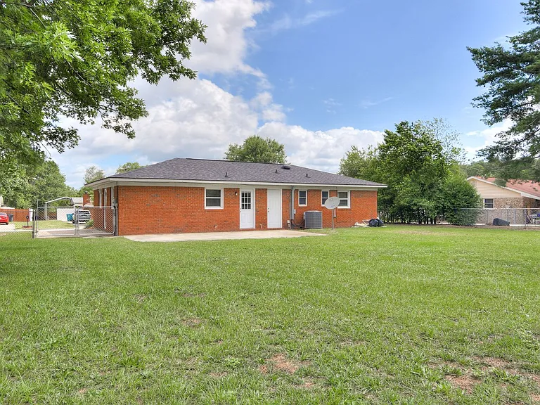 373 Westmont Dr — Photo 29