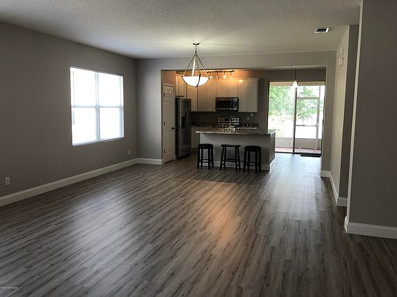 3rd image of 3856 Mount Carmel Ln