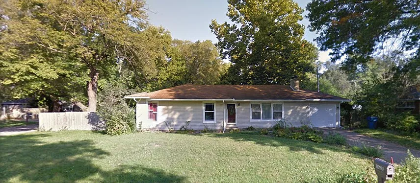 1620 Chevy Chase Dr photo 1