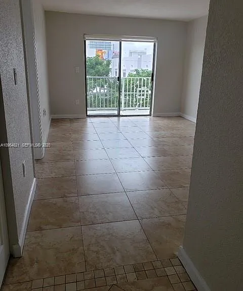 445 SW 11th St #1 — Photo 5
