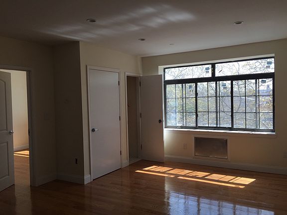 3rd image of 4011 Bronxwood Ave #5
