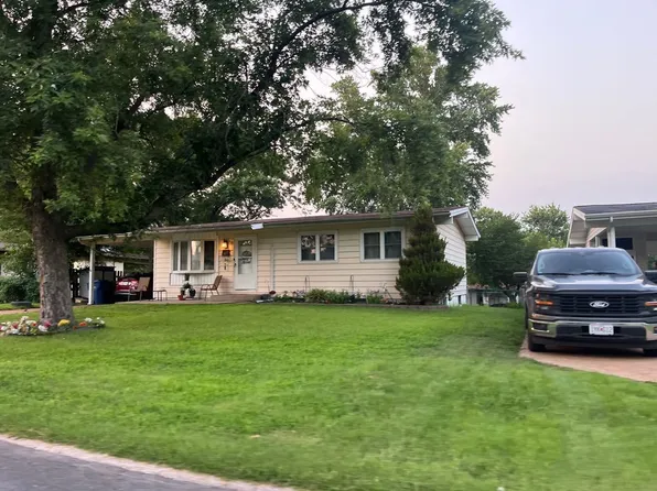 1535 Estes Dr, Florissant, MO 63031