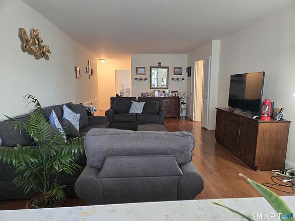5th image of 50 Glenbrook Road #2B