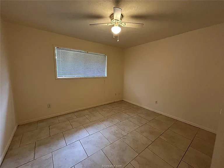 1913 Pine Tree Dr #A — Photo 10