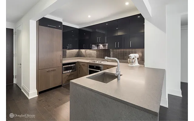 Rented by Douglas Elliman | media 18