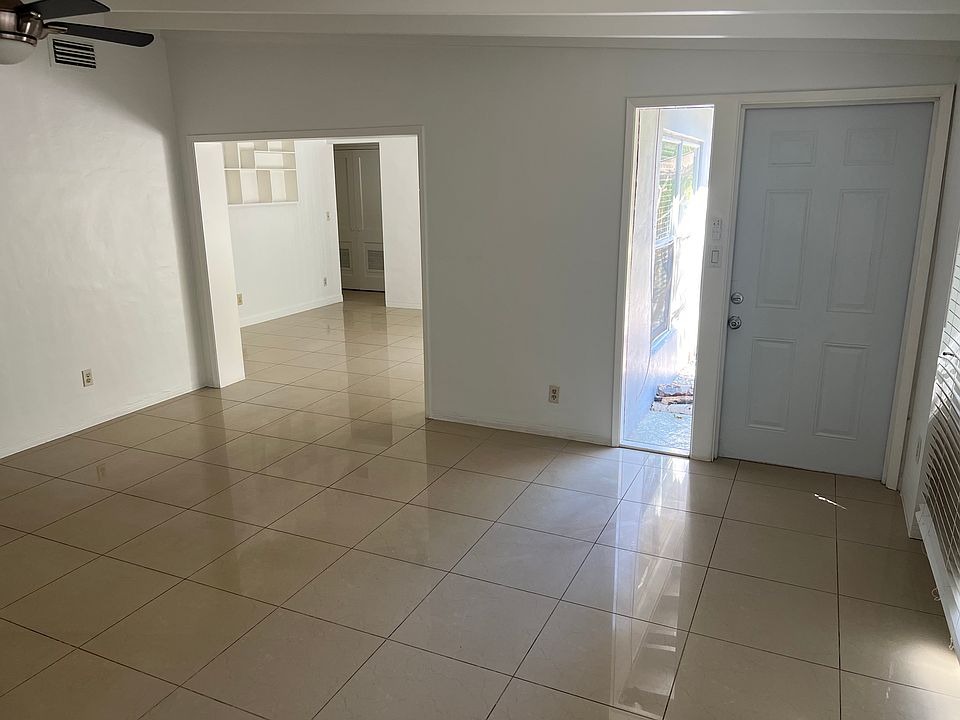 1st image of 829 NE 17th Ave APT D