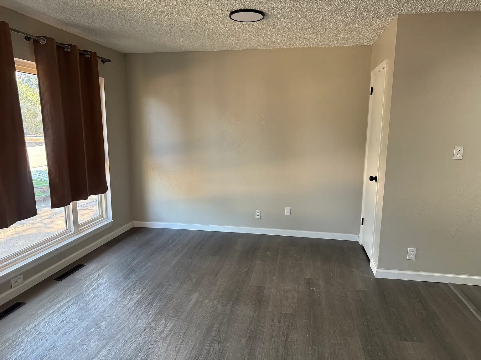 4 bed, 1400 sqft, $1,995 — Photo 3