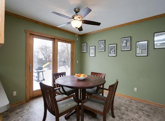 Dining Area to patio and back yard