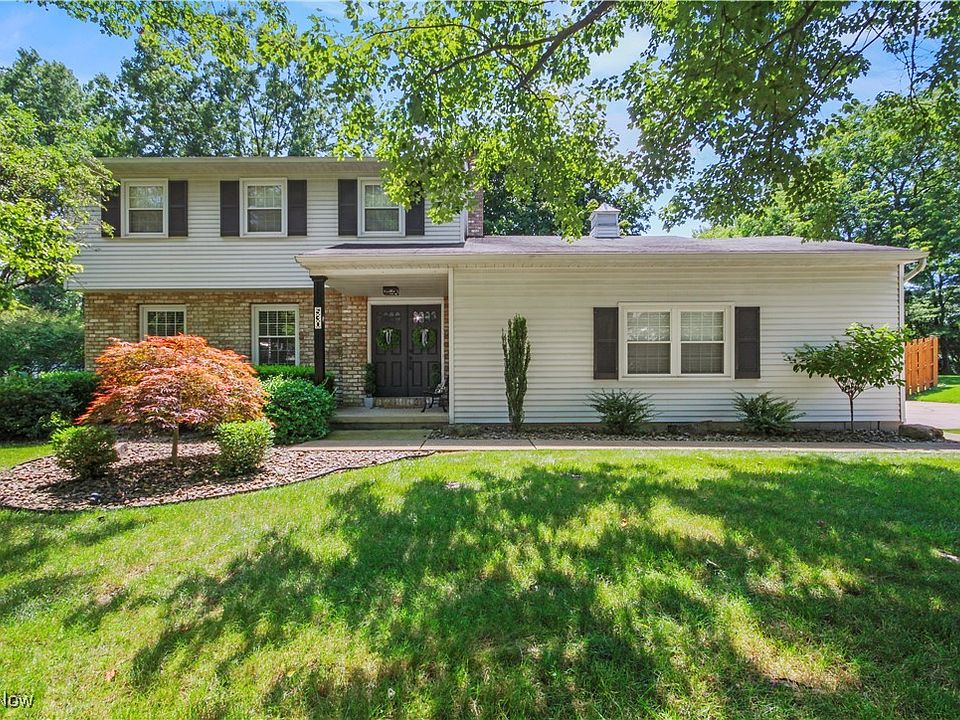 1st image of 530 Stoneybrook Ln