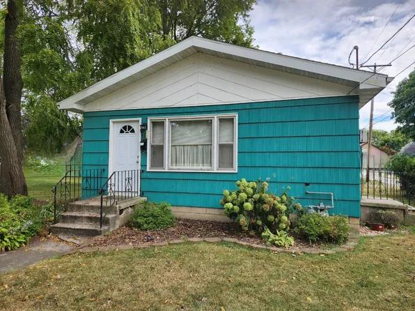 315 W Washington St, Momence, IL 60954