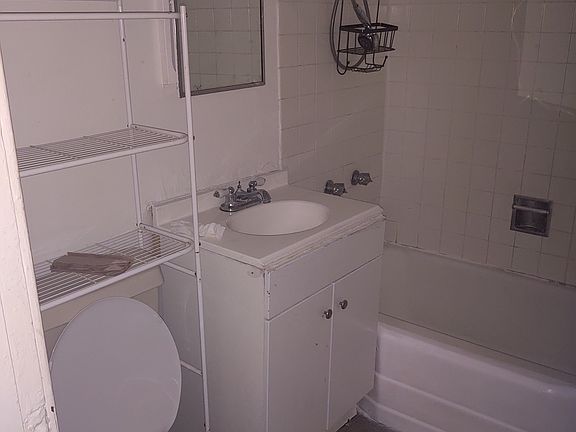 4th image of 5312 S Cornell Ave #B