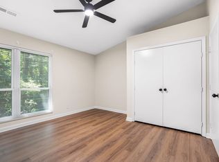 201 Howell St APT 400B, Chapel Hill, NC 27514