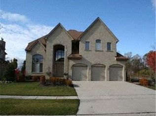 31125 Bancroft Dr, Novi, MI 48377