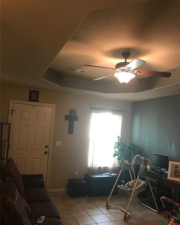 2nd image of 603 E Bonnie Ln