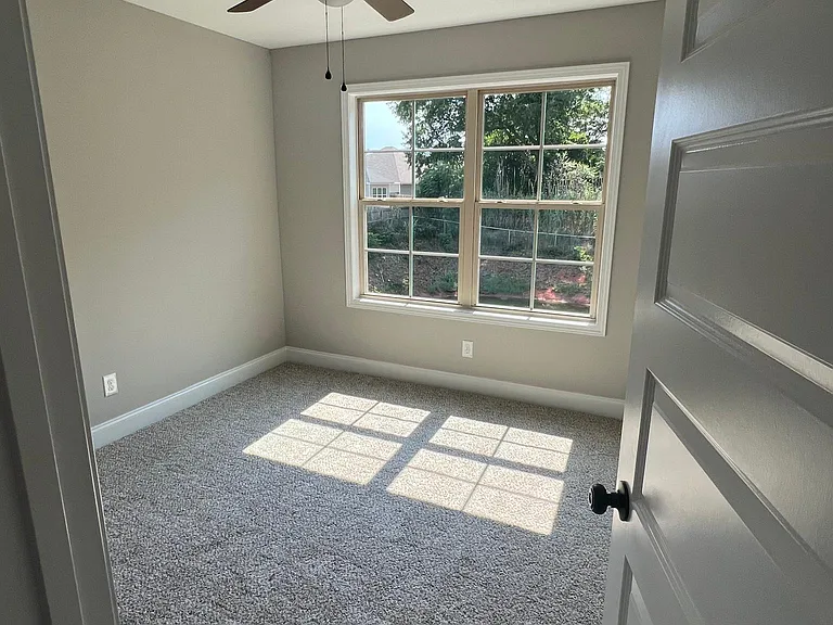 107 Kathryn Pl — Photo 5