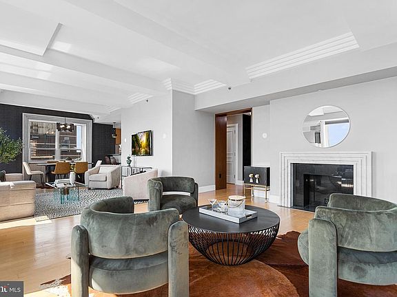 4th image of 1425 Locust St #32A